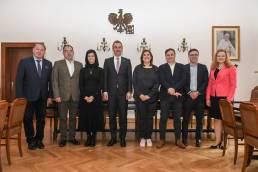 The Portuguese delegation of deans, with Cracow's Vice-Rector for Science and the head of the International Relations Office at the Senate Hall of the host university.